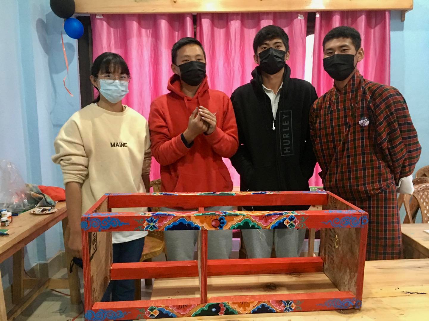 We said that we should have something tangible at the end of everyday at the VTOB Vacation Camp and we are living the commitment. 
Congratulations to the Traditional Art facilitator and participants.