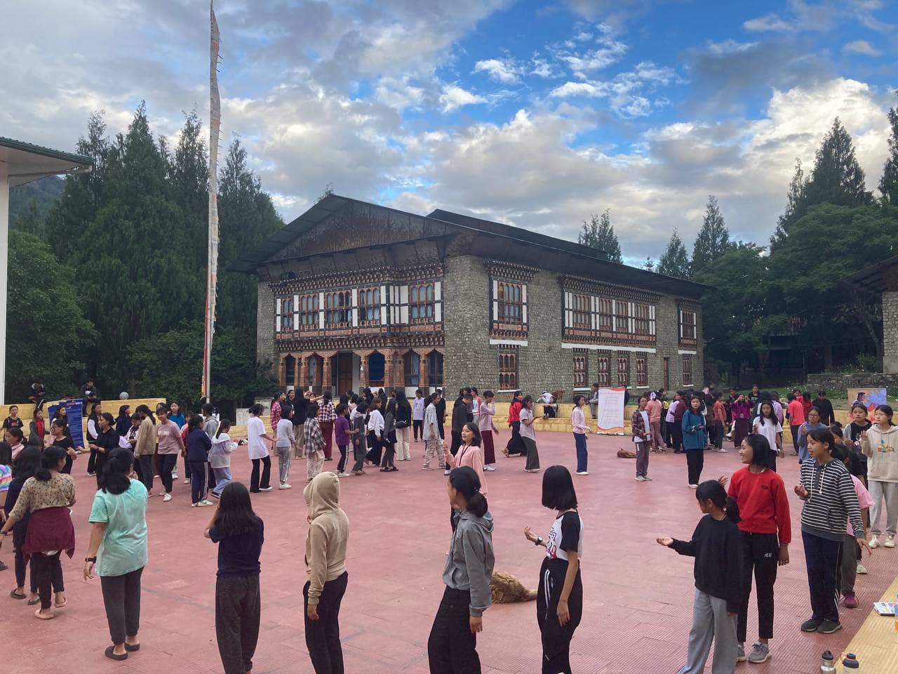 🗓️ DAY 7 | VESD CAMP VOL. II | DRUGYEL, PARO ✨
Day 7 was a rain free day with our last hike taking place. The was was made extra special with our 2 MasterClass facilitators. We had Sir Namgyal Tshering, Principal of Dechentsemo HSS, visiting us and taking an enriching MasterClass on Emotional Intelligence. After lunch, Namgay Zam did a great MasterClass on Social Media Ethics. The usual programs are gaining momentum and walls are getting filled with children’s work too. We also start our room wise extempore cultural bonanza from today. 

#vesdcamp2023
