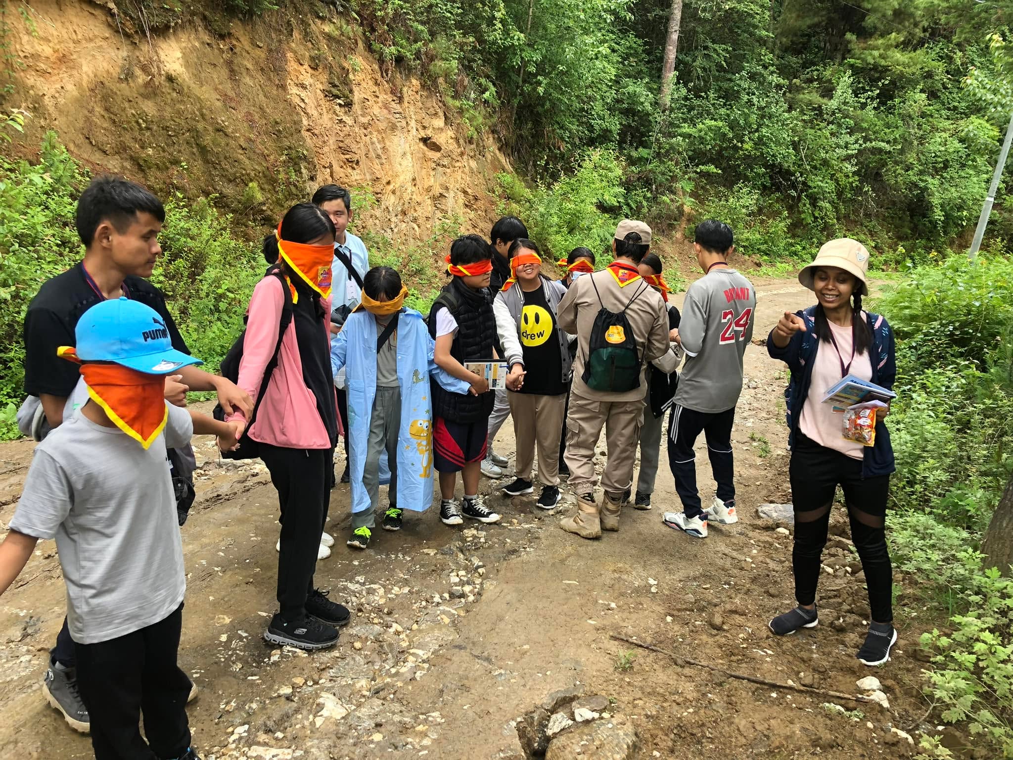 🗓️ ✨ DAY 3 | VESD CAMP VOL. II | DRUGYEL, PARO ✨
Day 3 was filled with added energy and excitement. We had our first hike group completing a hike to Talung Monastery. Apart from their lineup of programs, Chablop Passu and Yeshey Dorji Bird added variety to the camp. The entertainment night also saw more participants coming on stage and entertaining the crowd.
We will surely have more fun tomorrow.
#vesdcamp2023
PaSsu Diary