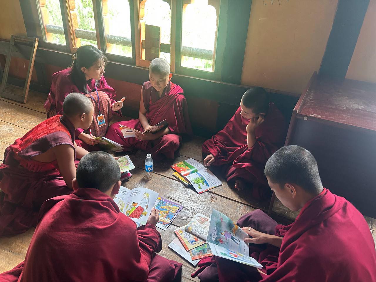 ๐The English Language Program at Simtokha Dzong is picking pace and passion. Our educators have gone beyond the basics and even set up a library to facilitate Friday Reading hours for the monks. We have also started to teach basic numeracy.
Kudos to the 8 young ladies who are volunteering daily to make this project happen.
We are grateful for the opportunity to be of service.