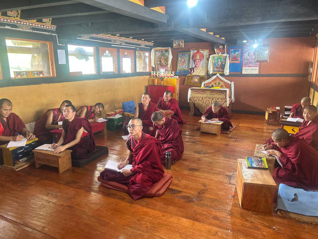 ๐The English Language Program at Simtokha Dzong is picking pace and passion. Our educators have gone beyond the basics and even set up a library to facilitate Friday Reading hours for the monks. We have also started to teach basic numeracy.
Kudos to the 8 young ladies who are volunteering daily to make this project happen.
We are grateful for the opportunity to be of service.