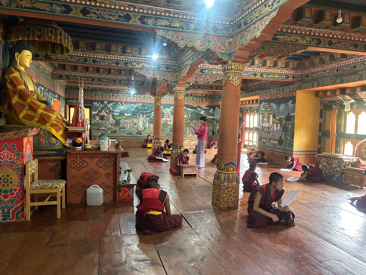 ๐The English Language Program at Simtokha Dzong is picking pace and passion. Our educators have gone beyond the basics and even set up a library to facilitate Friday Reading hours for the monks. We have also started to teach basic numeracy.
Kudos to the 8 young ladies who are volunteering daily to make this project happen.
We are grateful for the opportunity to be of service.