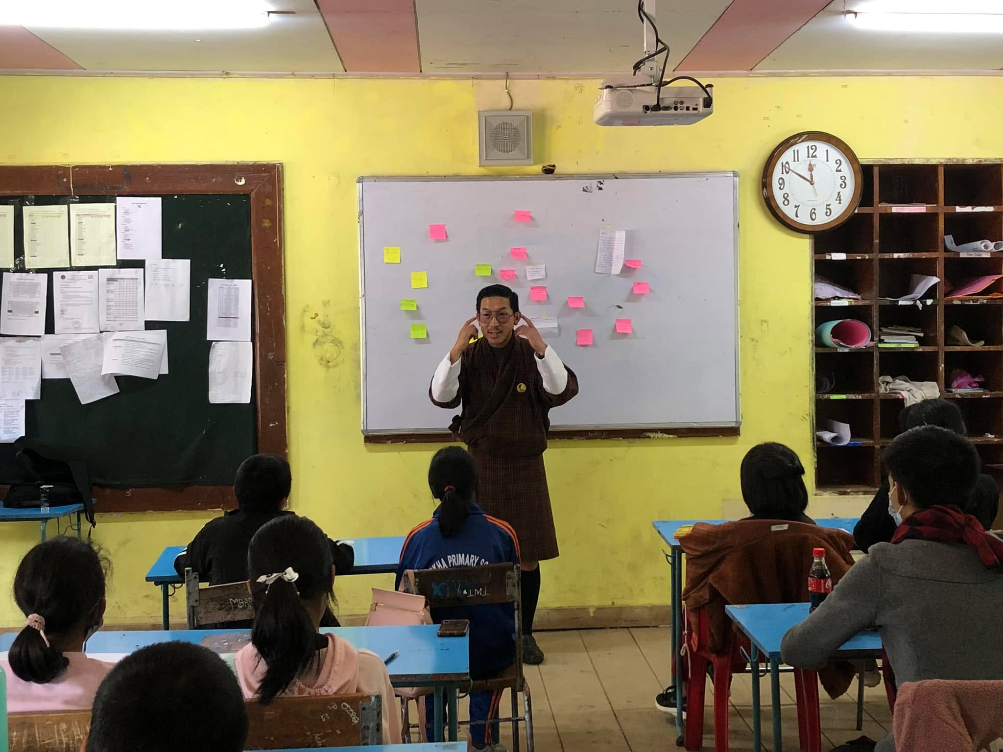 ποΈ DAY 4 | VESD CAMP VOL. II | DRUGYEL, PARO β¨
The days at the VESD Camp are getting better by day. Day 4 was another great day-We had our second hike group completing a hike to Deugyel Dzong. We had our Youth Ambassador Jampel Yeshey Payldon visiting us and inspiring our participants with her talk and interactive session. Chablop Passu continued his second day on Blogging and also gave a talk to all the students on nurturing Clean Toilet mindsets. The STEM participants had their first facility visit to Paro Airport. The usual programs are gaining momentum and participants are getting more excited. We also had an outdoor Bird Watching session by Yeshey Dorji Bird.
The next coming days will be equally interesting and exciting.
#vesdcamp2023